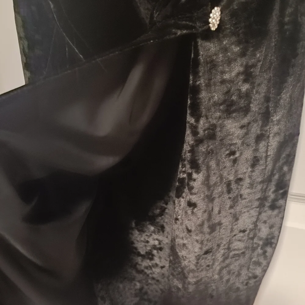 🟣M🖤Revamped Elegant Black Velvet Faux Wrap Dress Halloween Costume - Picture 6 of 9